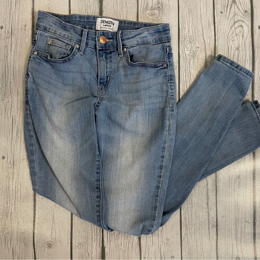 Denizen from Levi's Mid Rise Blue Skinny Jeans with Subtle Fading
